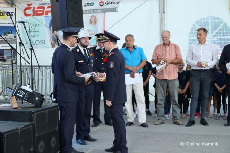 Slovesnost ob odprtju prizidka in prevzemu večnamenskega gasilskega vozila PGD Gozd (32)